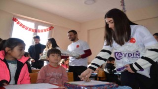 Karadeniz Ereğli Yurt Müdürlüğünden köy çocuklarına karne hediyesi