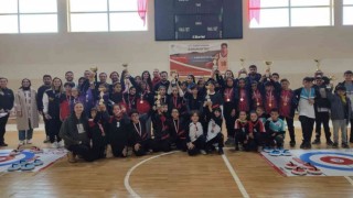 Karamanda düzenlenen küçükler floor curling müsabakaları sona erdi