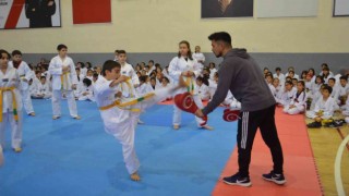 Karamanda tekvando kuşak sınavı yapıldı