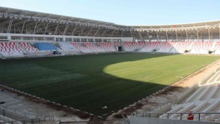 Karamanın yeni şehir stadyumunda çim serme işlemi tamamlandı