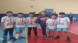 Karsta okullar arası Badiminton turnuvası sona erdi