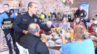 Kartalda bakımevi sakinlerine yemekli özel davet
