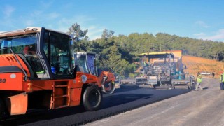 Kavaklıderede yol çalışmaları tamamlanıyor