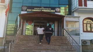 Kayıt cihazı çalan hırsız güvenlik kamerasına yakalandı