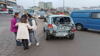 Kazada otomobili hasar görünce gözyaşlarına boğuldu