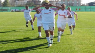 Kepez Belediyespor zirveyi korudu