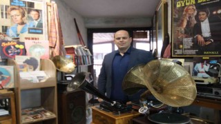Kırşehir Zanaatkarlar Çarşısında plaklar ve eski radyolar satış rekoru kırdı