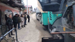 Kışında köylerde asfaltlama sürüyor