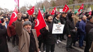 Konyada Kuran-ı Kerimi Müdafaa yürüyüşü