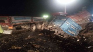 Konyada tır traktörün römorkuna çarptı: 3 yaralı