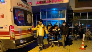 Köpeklerin kovaladığı elektrikli bisikletten düşen kadın yaralandı