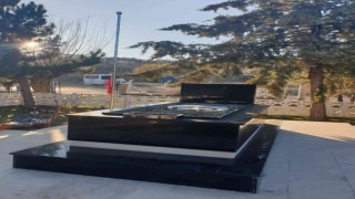 Kurtuluş Savaşı şehidi Çeçeli Kara Muratın mezarı yenilendi