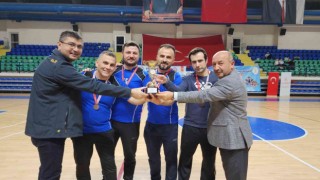 Kütahyada eğitim çalışanlarından voleybol turnuvası