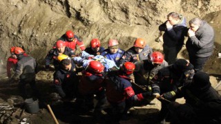 Kuyuya düşen baba-oğuldan acı haber: Cansız bedenlere kuyunun 20 metre derinliğinde 10 saat sonra ulaşıldı