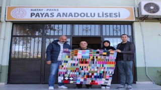 Lise öğrencileri ilmek ilmek kilim dokudu