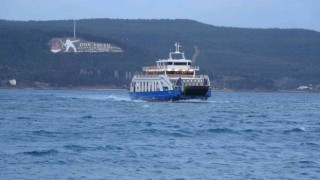 Lodos fırtınası nedeniyle Bozcaada ve Gökçeadaya tüm feribot seferleri iptal edildi