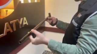 Malatyada baston görünümlü silah ele geçirildi