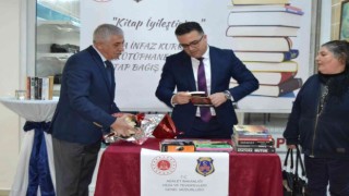 Manisada “Kitap iyileştirir” kampanyası başladı