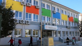 Menteşe Emirbeyazıt İlkokulu öğrencileri yenilenen okullarına kavuştu