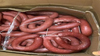 Menteşe otogarında menşei belli olmayan 305 kilo sucuk ele geçirildi