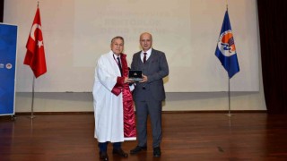 Mersin Üniversitesinin yeni rektörü Prof.Dr. Erol Yaşar görevi devraldı