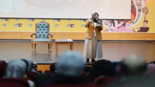 Merve Gülcemal, Sultangazide çocuklara verilmesi gereken manevi değerleri anlattı