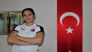 Milli bilek güreşçisi spor otoritelerinden destek bekliyor
