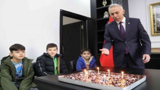 Minik sporcular Başkan Öztürkün doğum gününü kutladı