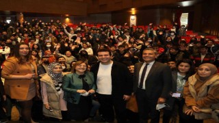 Mobil uygulama ile gençlere hediye dağıtıldı