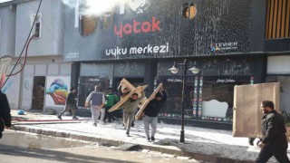 Mobilyacılar Çarşısında faciadan dönüldü