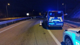 Motosiklet bariyerlere çarptı: 1 ölü, 1 yaralı