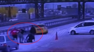 Motosikletinin bağlanmasına kızan kişi, çekici şoförünü bıçakladı