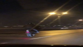 Motosikletlilerin tek teker terörü kamerada