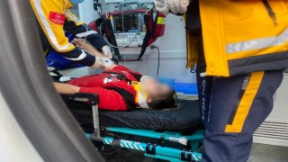 Motosikletten düşen genç kız yaralandı