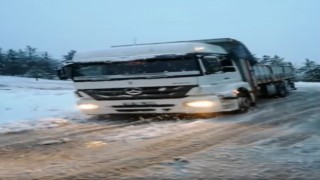 Murat Dağı Termal Kayak Merkezine mevsimin ilk karı yağdı