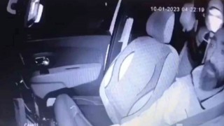Müşteri gibi bindiği takside sürücüye kaldırım taşı ile dehşeti yaşattı