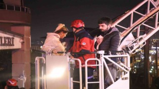 Mutfakta çıkan yangın binayı sokağa döktü: 1 kişi dumandan etkilendi