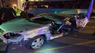 Niğdede halk otobüsü ile otomobil çarpıştı: 3ü ağır 16 yaralı