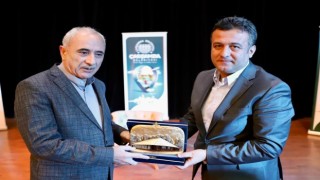 Nurullah Gençten Başarı bedel ister konferansı