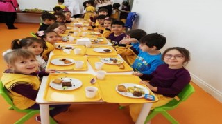 Okul öncesi eğitimdeki okullarda ücretsiz yemek uygulaması başlıyor