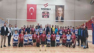 Okul sporları gençler kız voleybol müsabakaları sona erdi