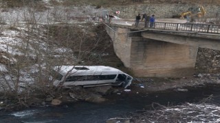 Orduda öğrenci servisi köprüden uçtu: 4 öğrenci yaralı