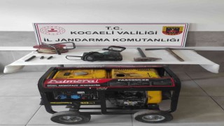 Ormanda define ararken jandarmaya suçüstü yakalandılar