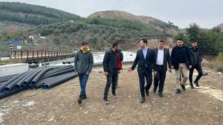 Osmaniye Milletvekili İsmail Kaya, köprü inşaatında inceleme yaptı
