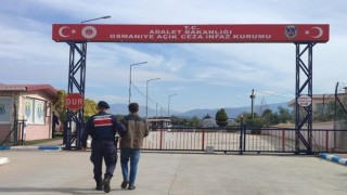 Osmaniyede 10 yıl hapis cezasıyla aranan hükümlü yakaladı