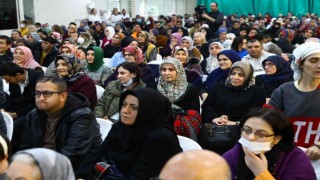 Otistik yazar Birsen Başar, Bağcılarda otizmi anlattı