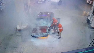 Otomobil alev aldı, sürücü kaçtı, pompacılar söndürdü