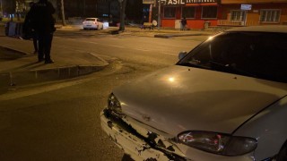 Otomobil ile moped çarpıştı:1 yaralı