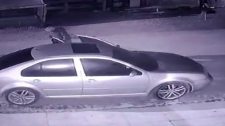 Otomobildeki davetsiz misafir hem korkuttu hem gülümsetti