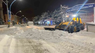 Özalpta 31 yerleşim yolu ulaşımda kapandı